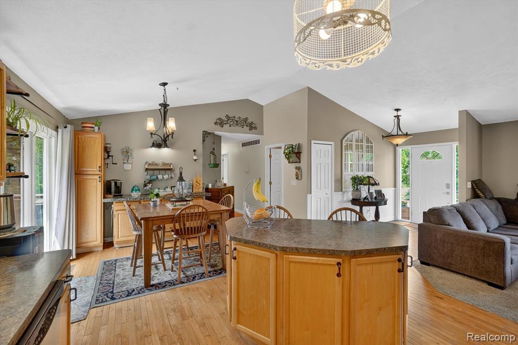 9565 Crofoot Road Fowlerville, MI 48836 - Photo 14 of 63