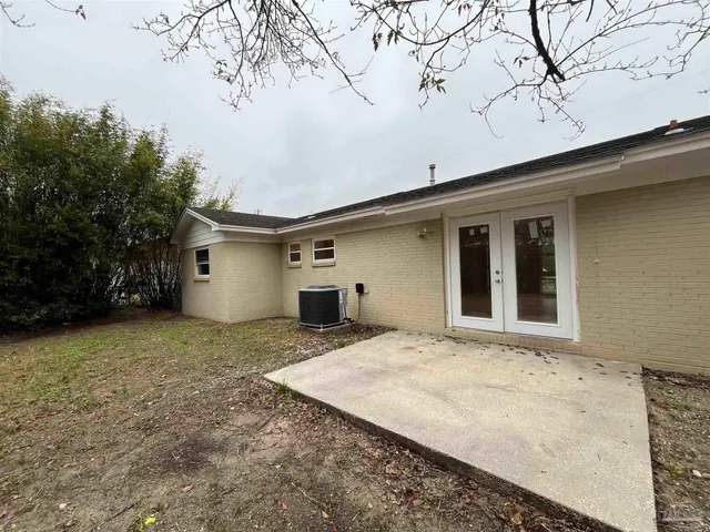 $1,850 | 1127 Redwood Lane, Gulf Breeze, FL 32563