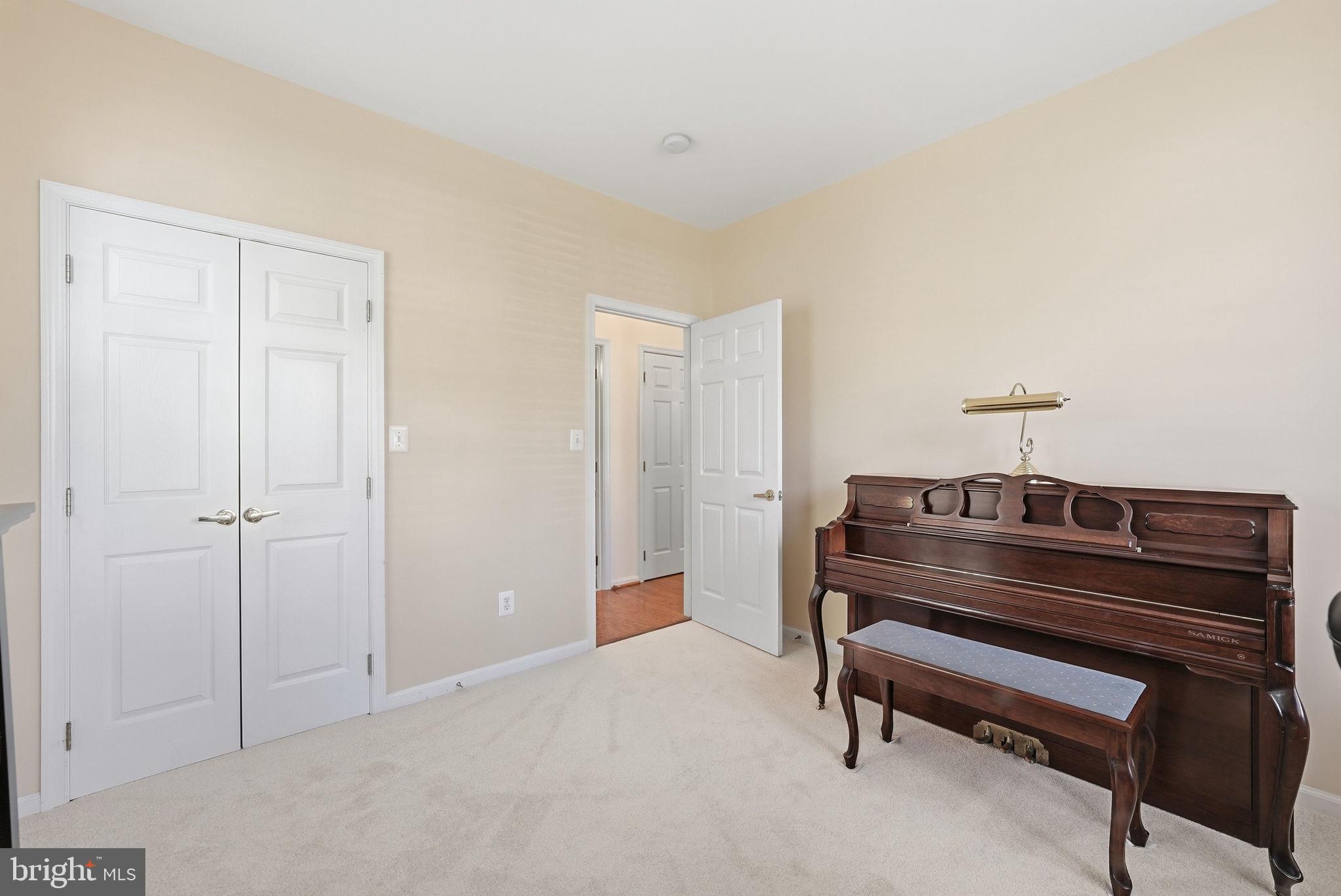 6828 Derby Run Way Gainesville, VA 20155 - Photo 20 of 30 Elegant space with classic charm.