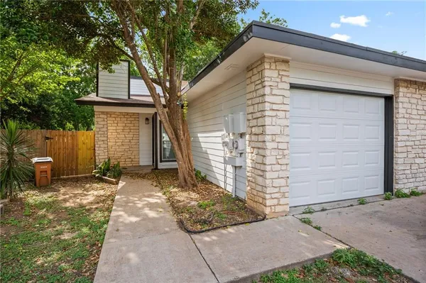 $1,395 | 5011 Cape Verde Cove, Unit A, Austin, TX 78744