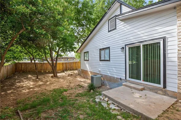 $1,395 | 5011 Cape Verde Cove, Unit A, Austin, TX 78744