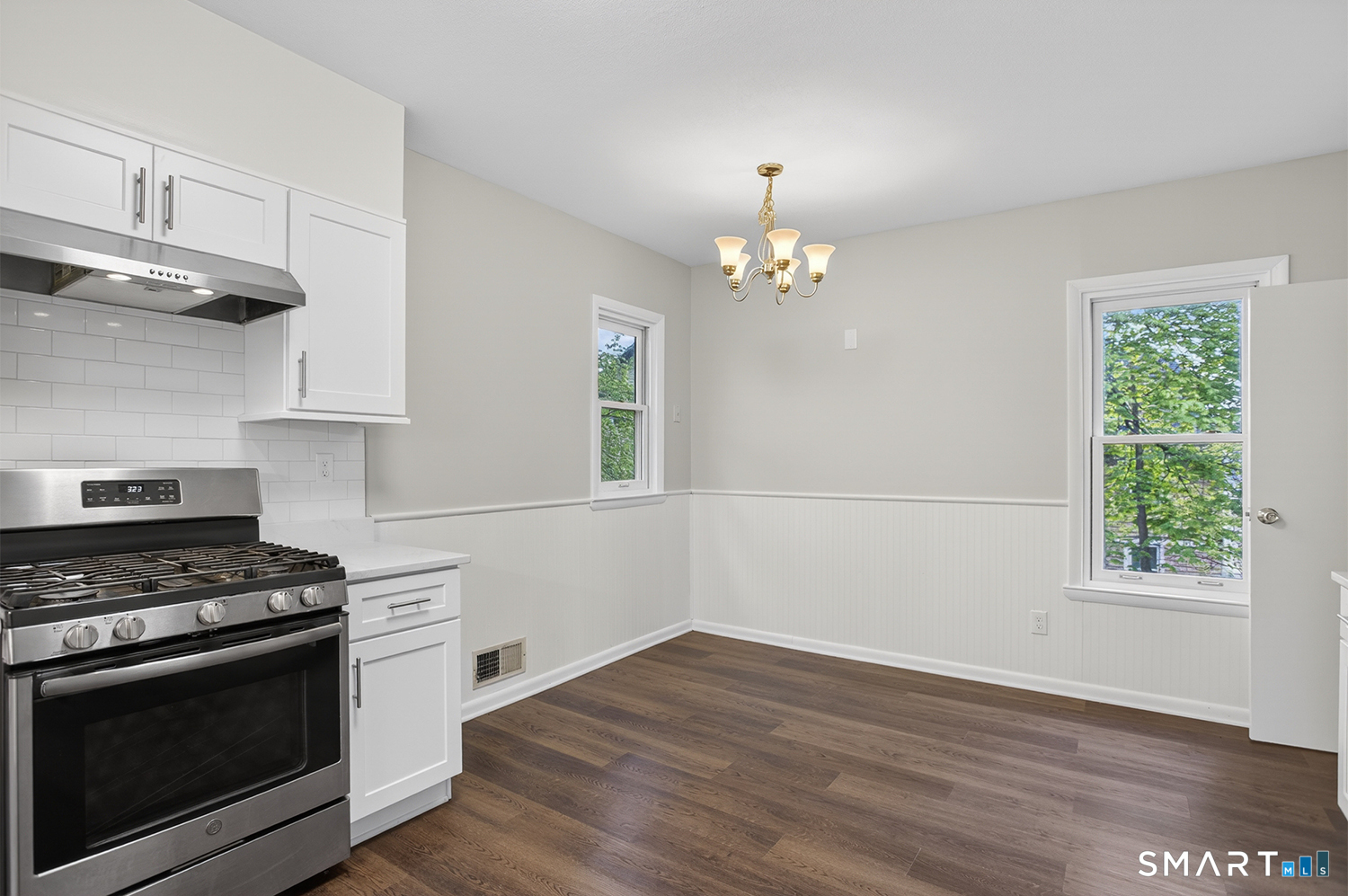 95 Parrott Avenue Bridgeport, CT 06606 - Photo 13 of 25