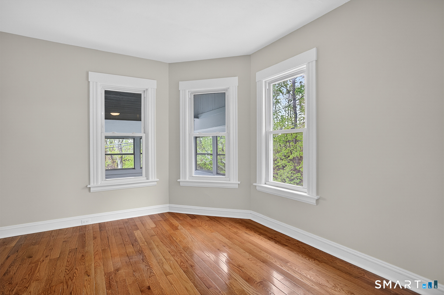 95 Parrott Avenue Bridgeport, CT 06606 - Photo 3 of 25