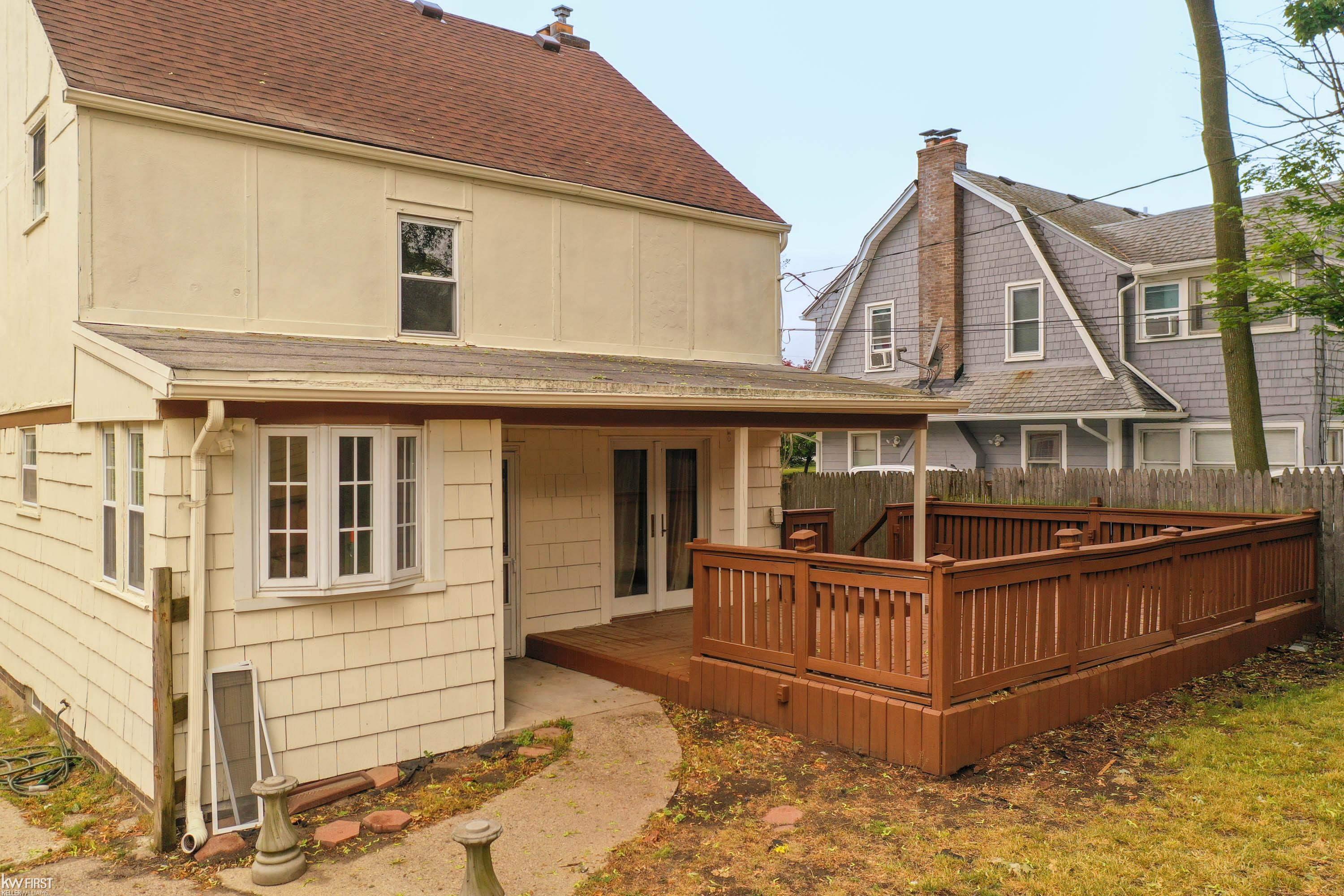 48 East Iroquois Road Pontiac, MI 48341 - Photo 2 of 52