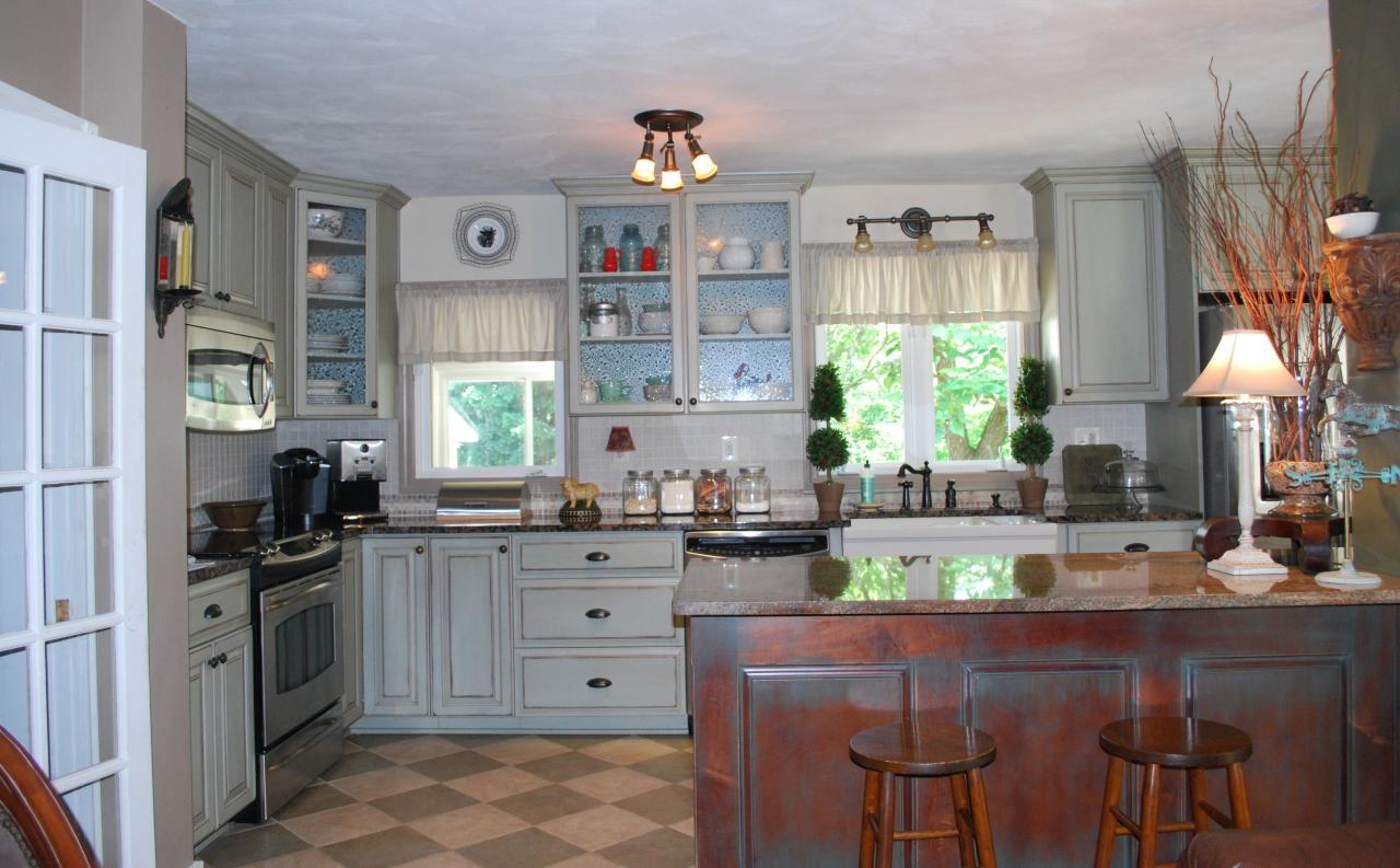 4 Mt Pleasant Church Road Fincastle, VA 24090 - Photo 8 of 25 Kitchen with Island