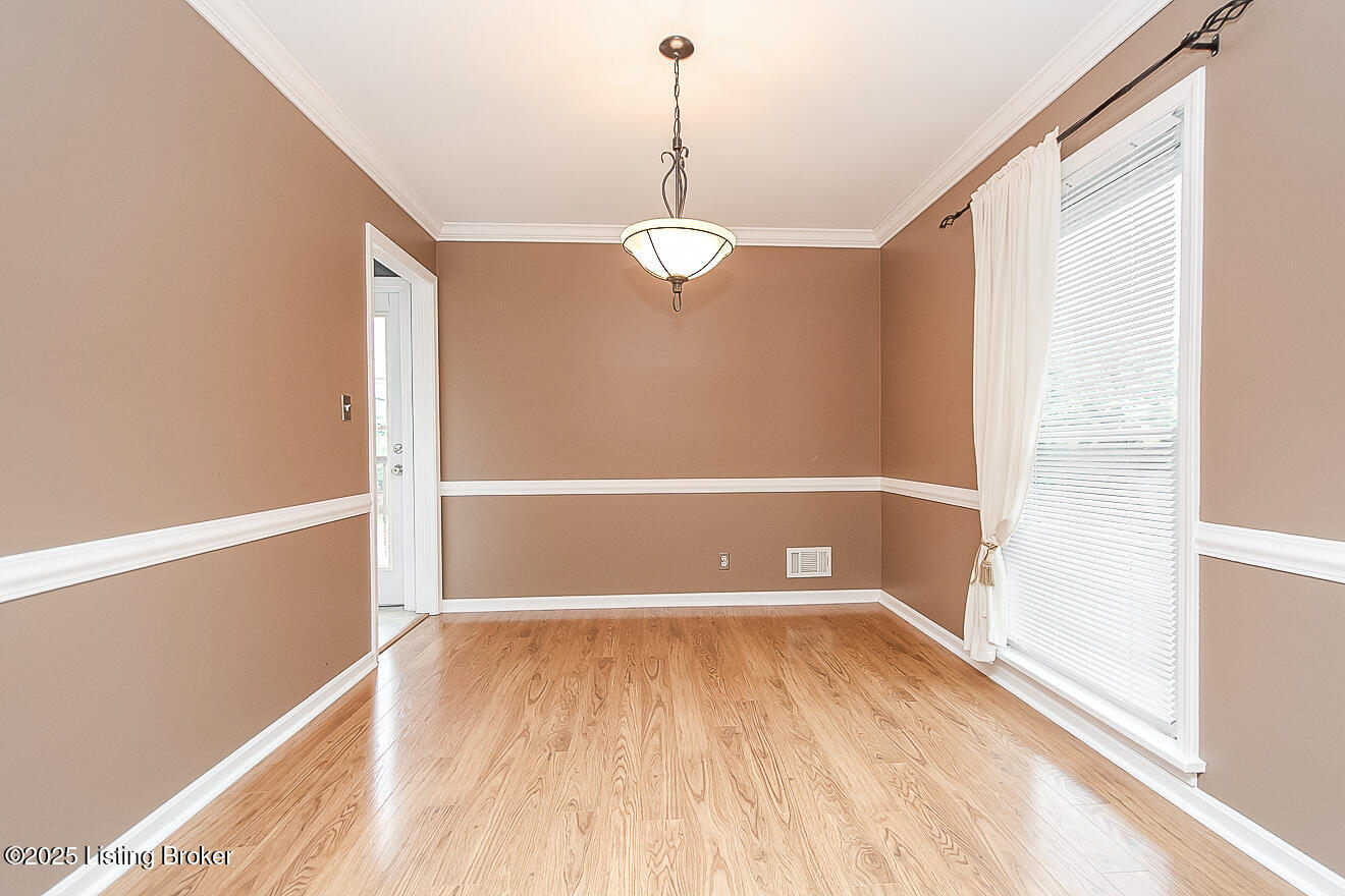 2209 Old Hickory Road Louisville, KY 40299 - Photo 7 of 38 Dining Room