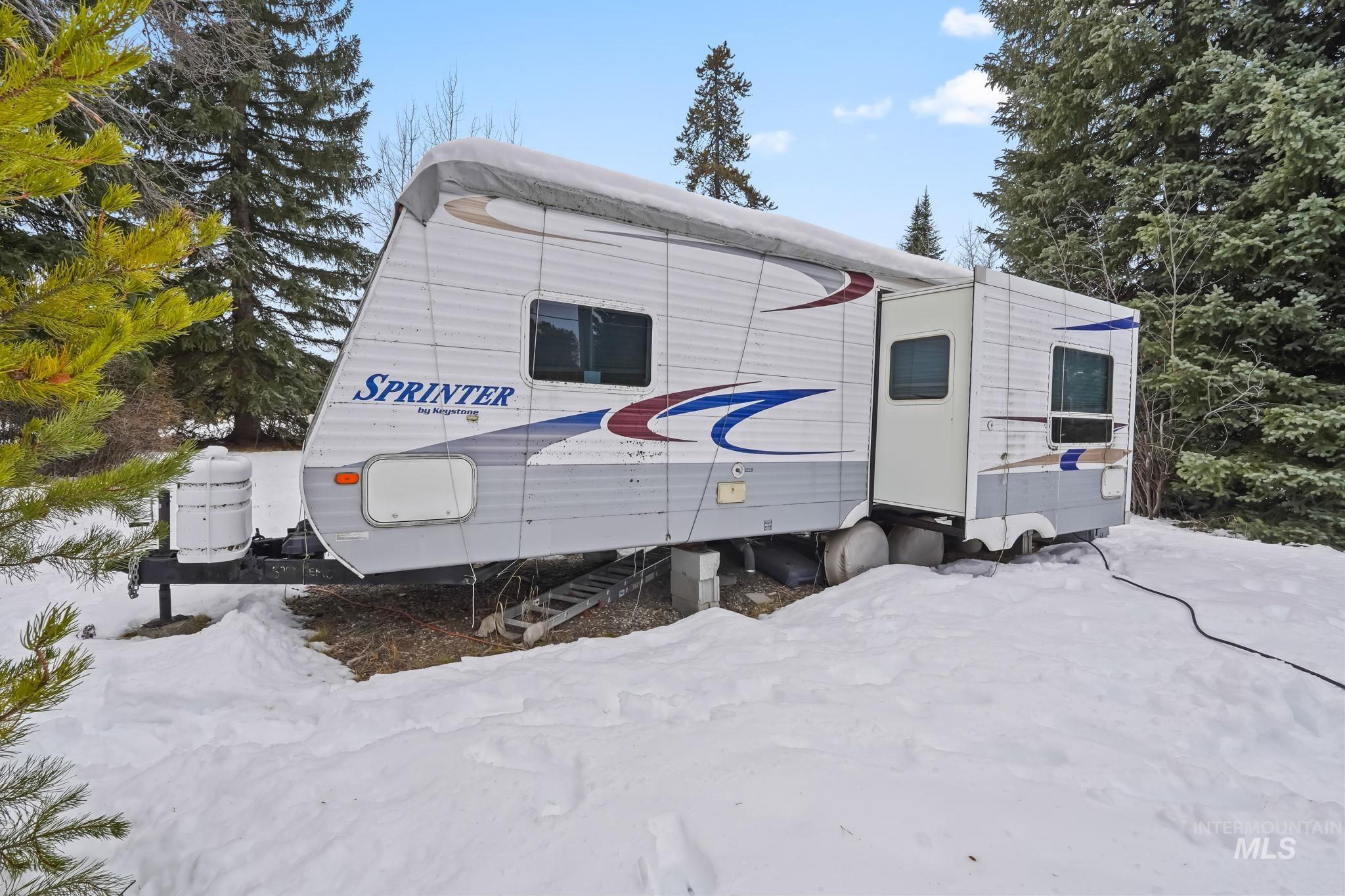 881 West Roseberry Road Donnelly, ID 83615 - Photo 14 of 24 View of snowy exterior