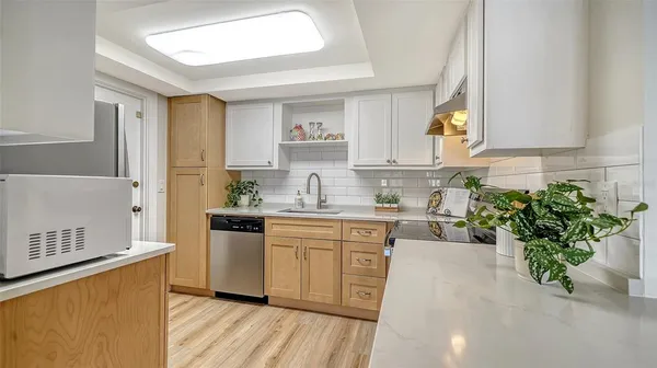 $495,000 | 101 Whispering Sands Drive, Unit 107, Sarasota, FL 34242