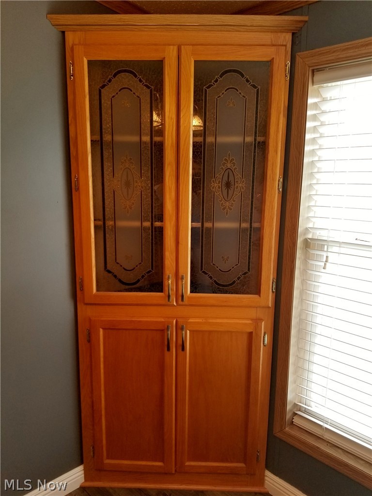 3216 Spider Ridge Road Parkersburg, WV 26104 - Photo 20 of 31 built in hutch dining area