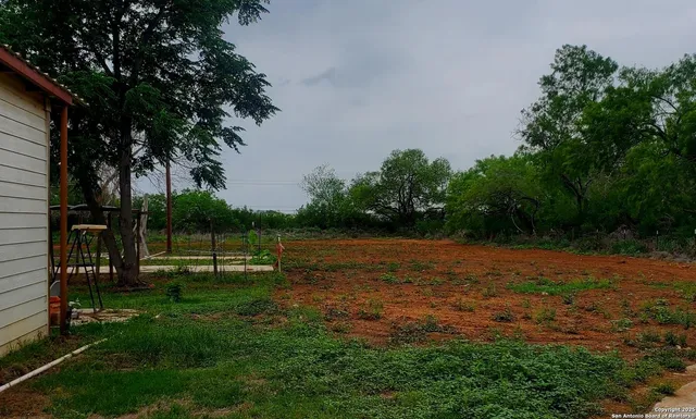 $279,900 | 1121 North Oak Street, Pearsall, TX 78061