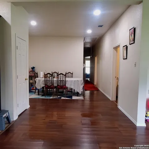 $279,900 | 1121 North Oak Street, Pearsall, TX 78061