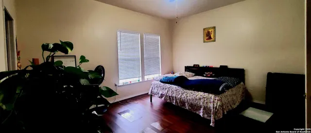 $279,900 | 1121 North Oak Street, Pearsall, TX 78061