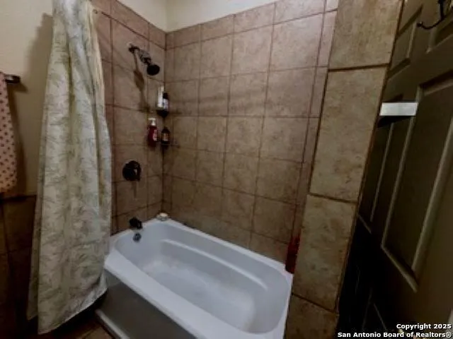 $279,900 | 1121 North Oak Street, Pearsall, TX 78061