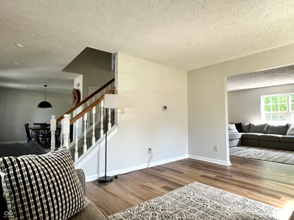 $389,900 | 330 Hollowview Drive, Noblesville, IN 46060