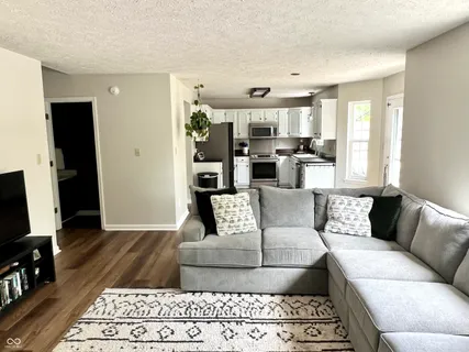 $389,900 | 330 Hollowview Drive, Noblesville, IN 46060