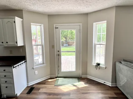 $389,900 | 330 Hollowview Drive, Noblesville, IN 46060