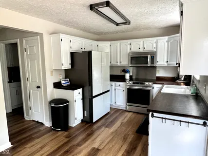 $389,900 | 330 Hollowview Drive, Noblesville, IN 46060
