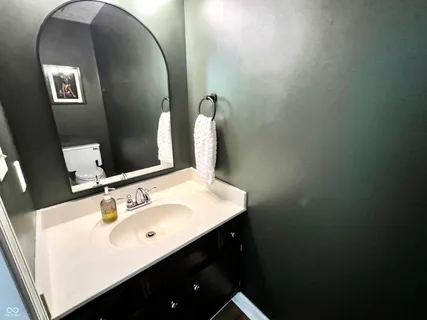$389,900 | 330 Hollowview Drive, Noblesville, IN 46060