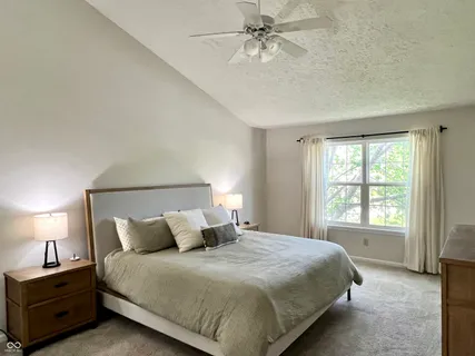$389,900 | 330 Hollowview Drive, Noblesville, IN 46060
