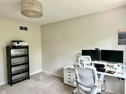 $389,900 | 330 Hollowview Drive, Noblesville, IN 46060