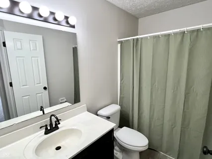 $389,900 | 330 Hollowview Drive, Noblesville, IN 46060