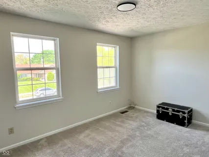 $389,900 | 330 Hollowview Drive, Noblesville, IN 46060