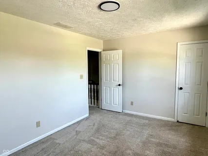 $389,900 | 330 Hollowview Drive, Noblesville, IN 46060