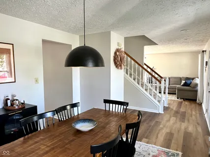 $389,900 | 330 Hollowview Drive, Noblesville, IN 46060