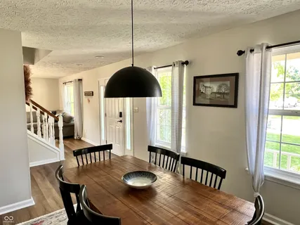$389,900 | 330 Hollowview Drive, Noblesville, IN 46060
