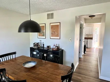 $389,900 | 330 Hollowview Drive, Noblesville, IN 46060