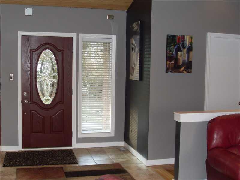 9600 Woodcrest Road Pittsburgh, PA 15237 - Photo 5 of 15 Entry/Foyer. The new entry door and sidelight window makes a great first impression!
