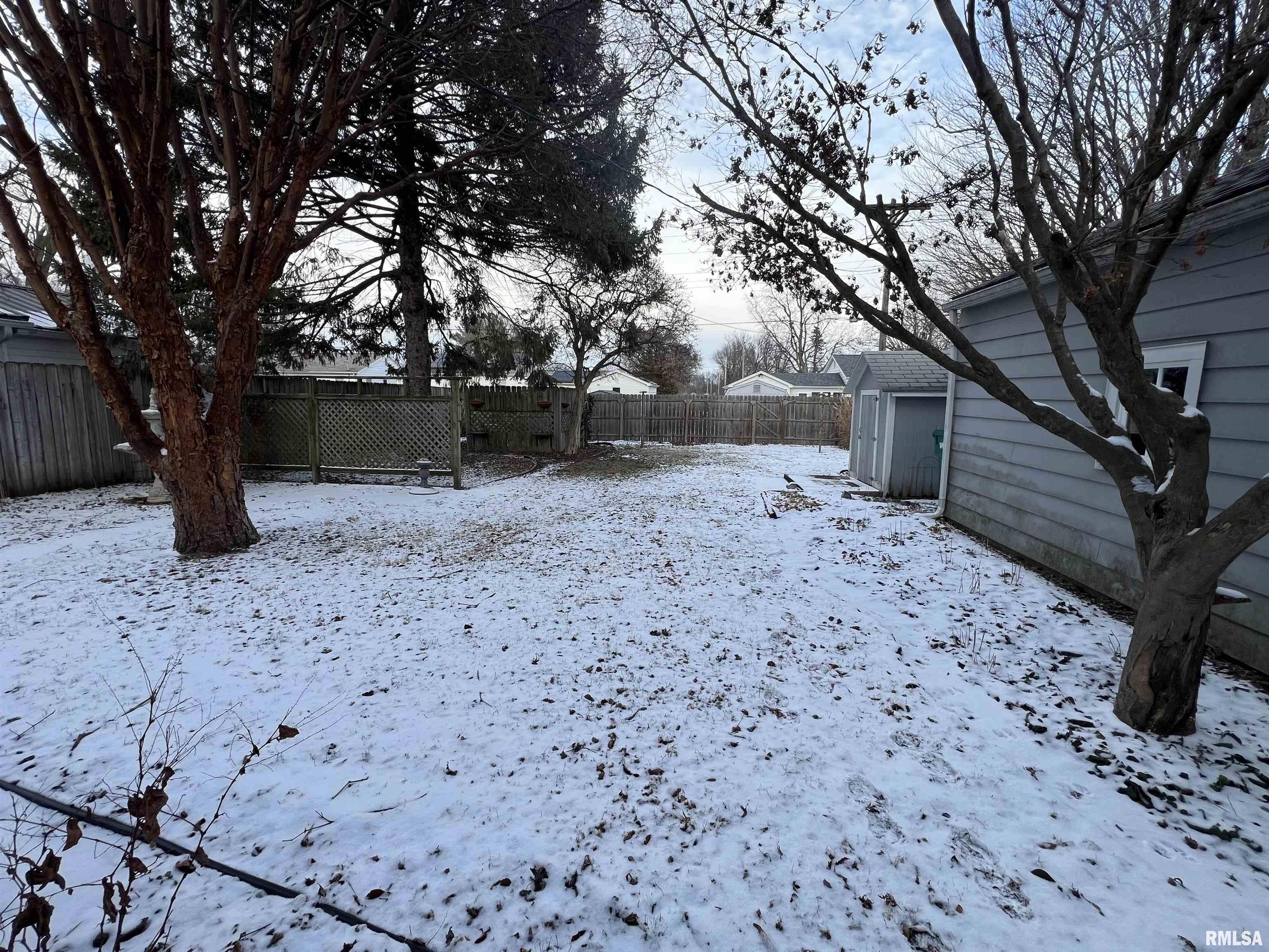 1801 Clay Drive Galesburg, IL 61401 - Photo 12 of 38