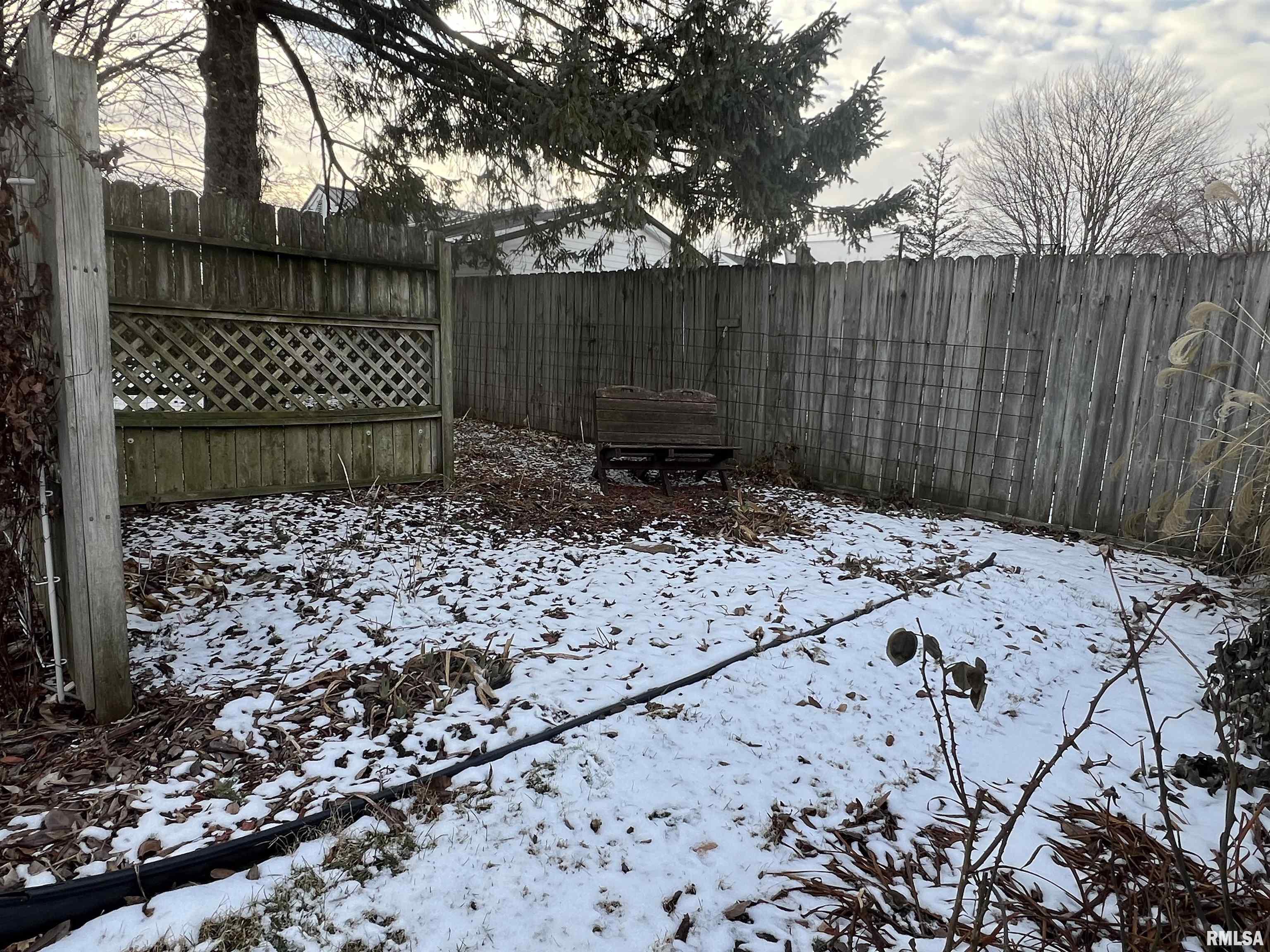 1801 Clay Drive Galesburg, IL 61401 - Photo 27 of 38