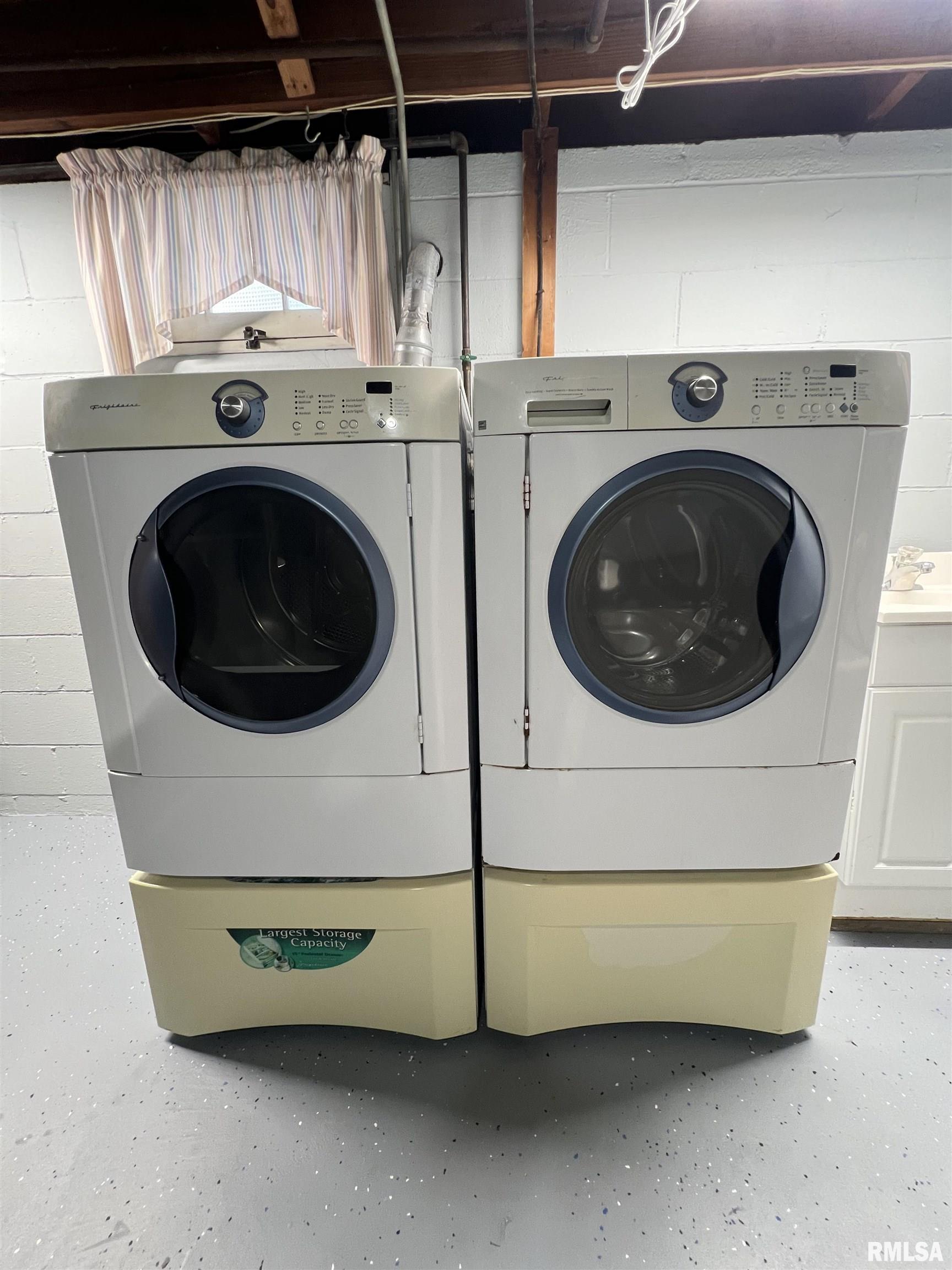 1801 Clay Drive Galesburg, IL 61401 - Photo 32 of 38