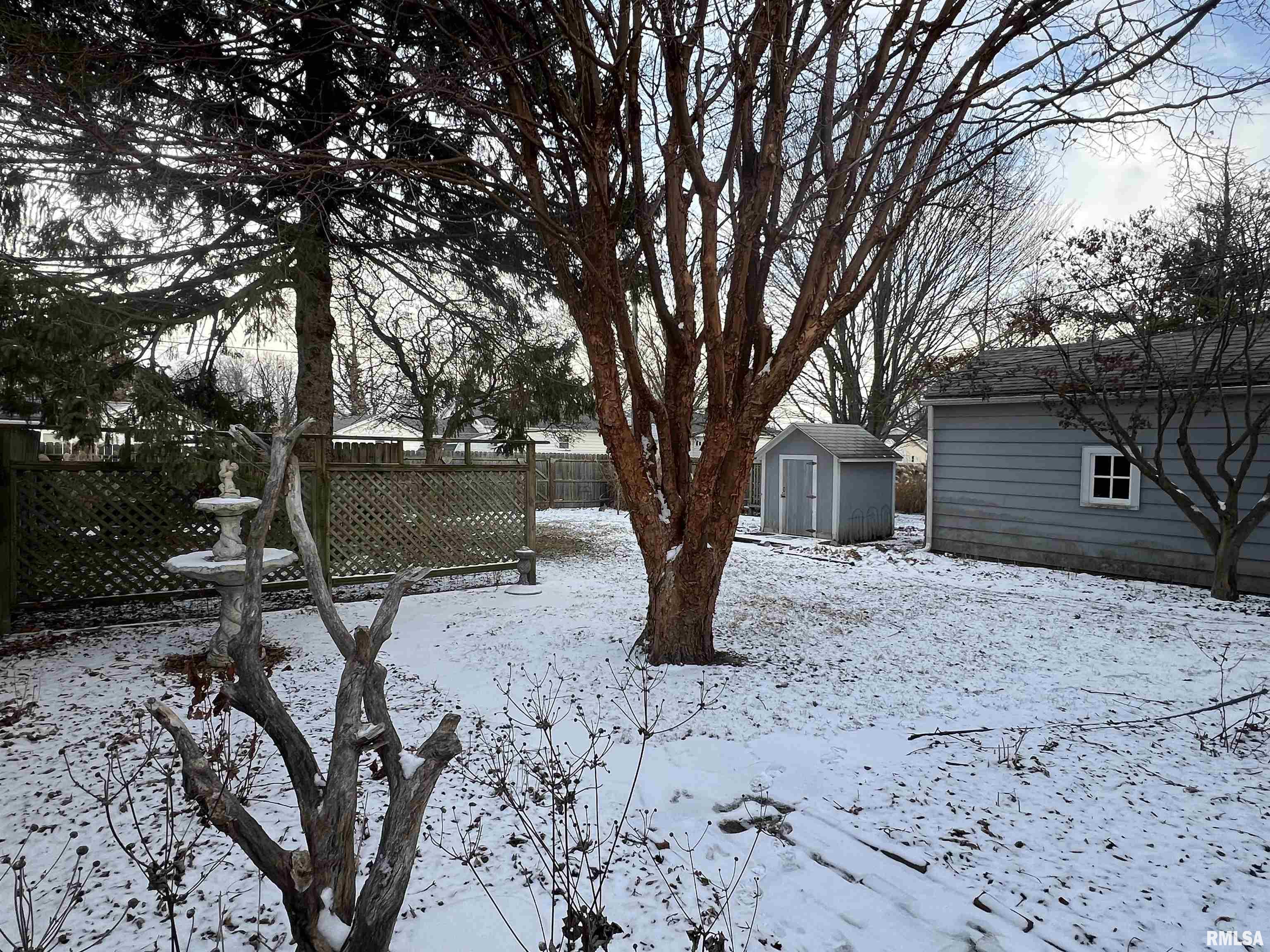 1801 Clay Drive Galesburg, IL 61401 - Photo 5 of 38