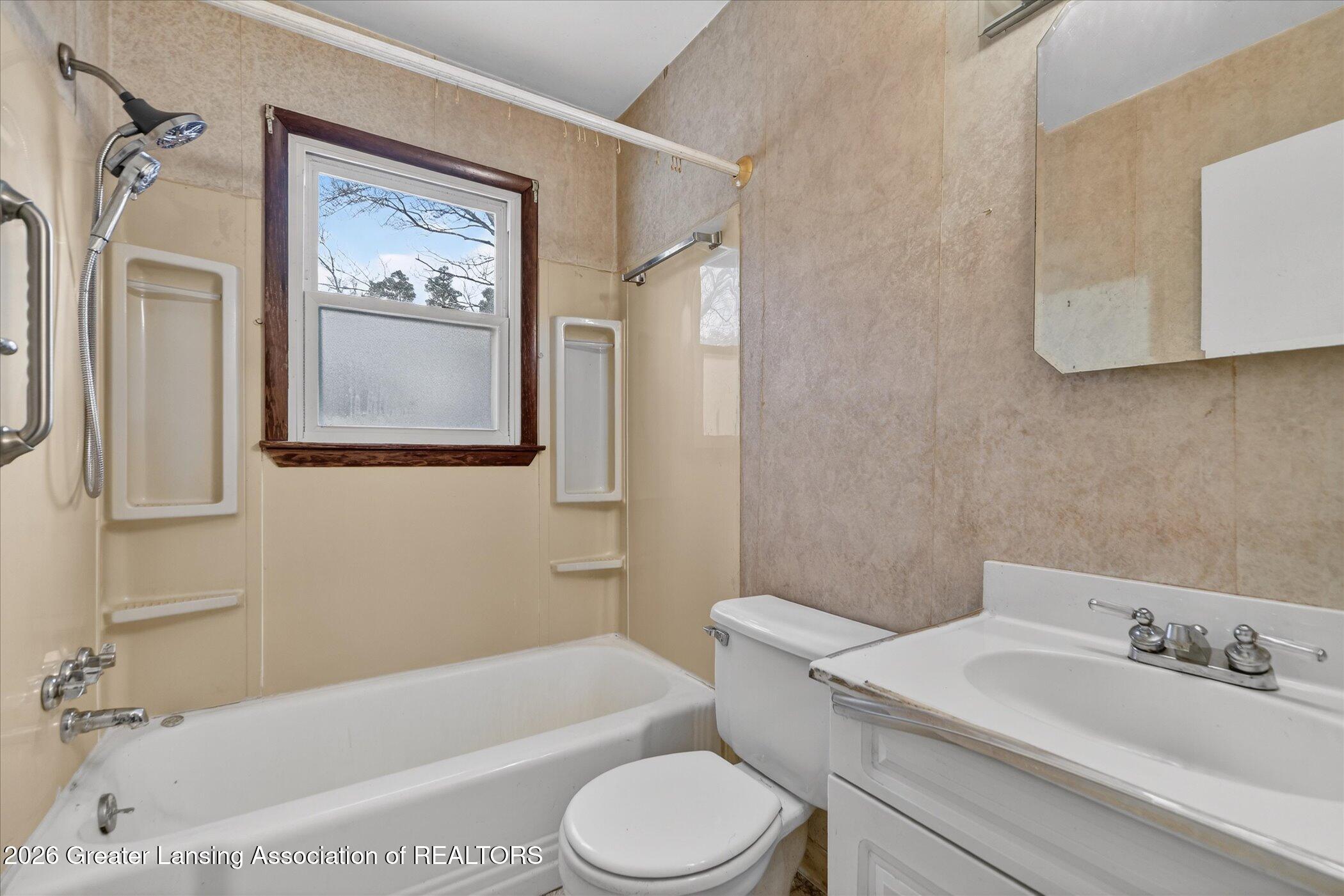 5129 Wexford Road Lansing, MI 48911 - Photo 15 of 24 15-5129-Wexford-Rd-Lansing-MI-48911-Wind