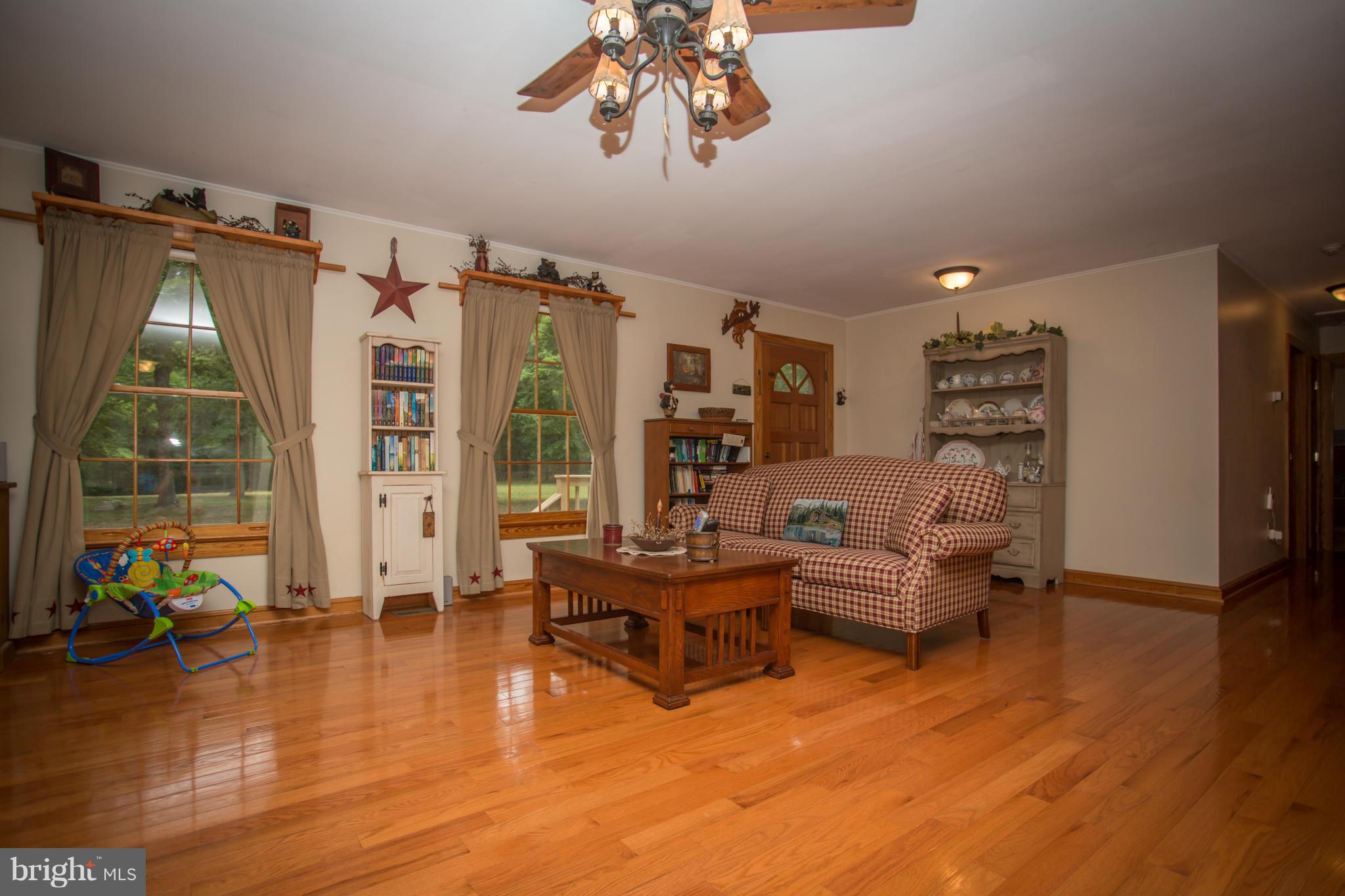 9601 Fairview Road Partlow, VA 22534 - Photo 8 of 29 Interior (General)