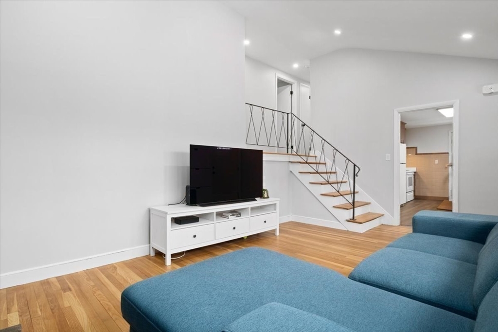 75 Hooper Road Dedham, MA 02026 - Photo 4 of 23 Gallery Image 4