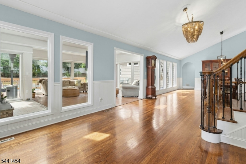 1179 Blazo Terrace Mountainside, NJ 07092 - Photo 7 of 41