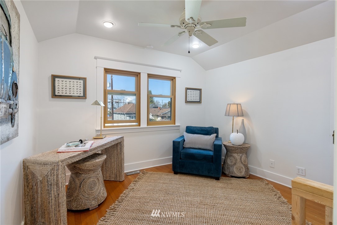 1614 Oakes Avenue Everett, WA 98201 - Photo 13 of 26 a living room with furniture and a window