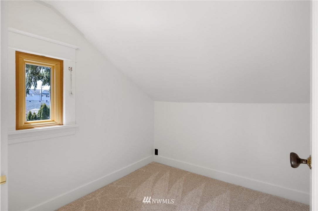 1614 Oakes Avenue Everett, WA 98201 - Photo 17 of 26 a view of an empty room