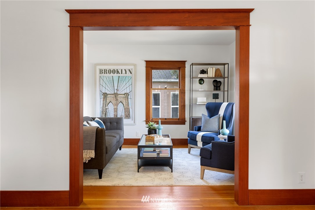 1614 Oakes Avenue Everett, WA 98201 - Photo 10 of 26 a living room with furniture rug and a window