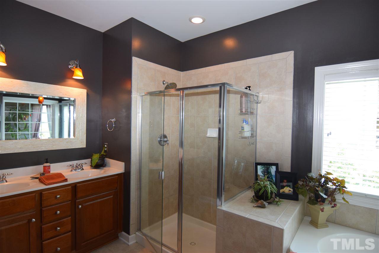 3505 Edgemont Drive Raleigh, NC 27612 - Photo 16 of 25 Gallery Image 16