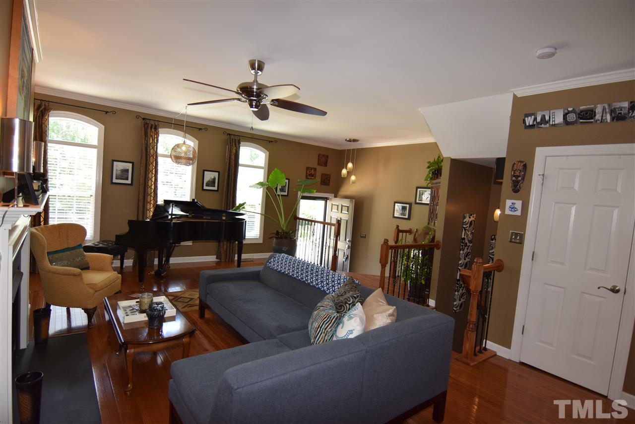 3505 Edgemont Drive Raleigh, NC 27612 - Photo 3 of 25 Gallery Image 3