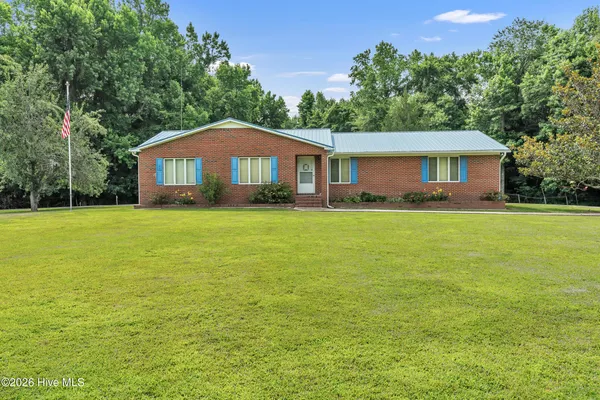 $330,000 | 612 Parkertown Road, Hubert, NC 28539