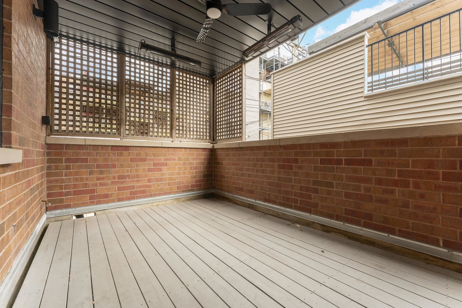 3716 North Kenmore Avenue, Unit 1 Chicago, IL 60613 - Photo 27 of 33 a view of wooden floor with a roof