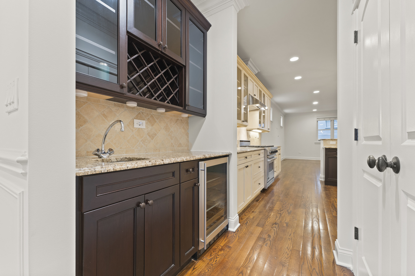 3716 North Kenmore Avenue, Unit 1 Chicago, IL 60613 - Photo 7 of 33