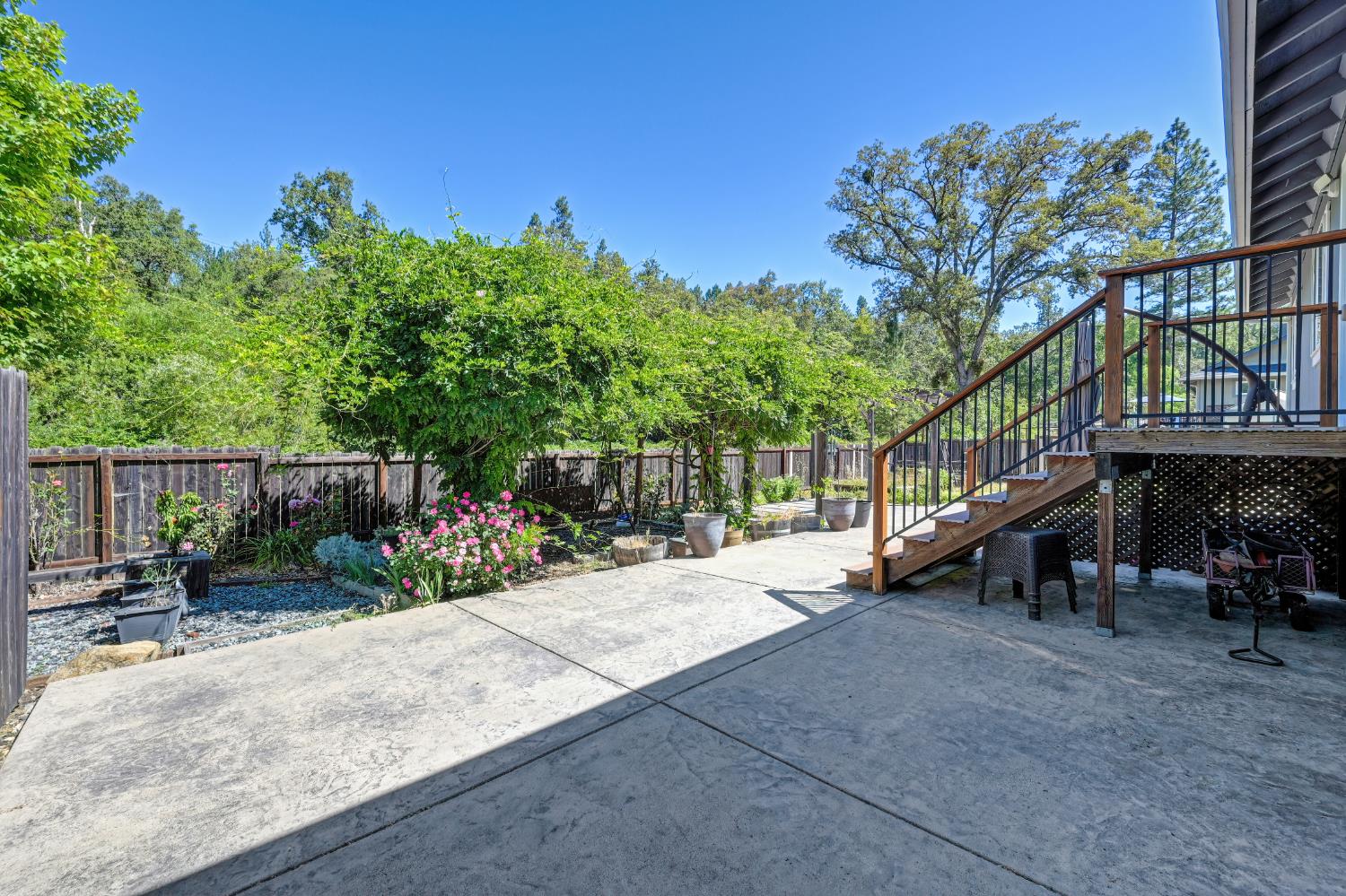 11250 Ball Road Grass Valley, CA 95949 - Photo 31 of 44