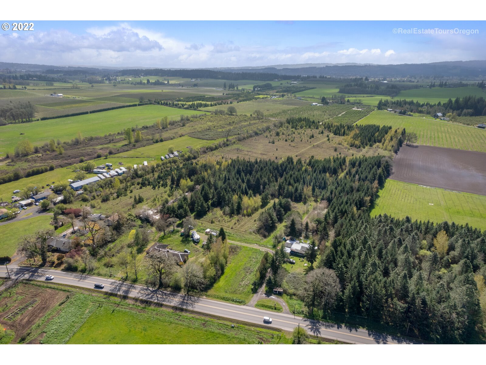 23940 Southwest Farmington Road Hillsboro, OR 97123 - Photo 3 of 13 a view of a city with an ocean