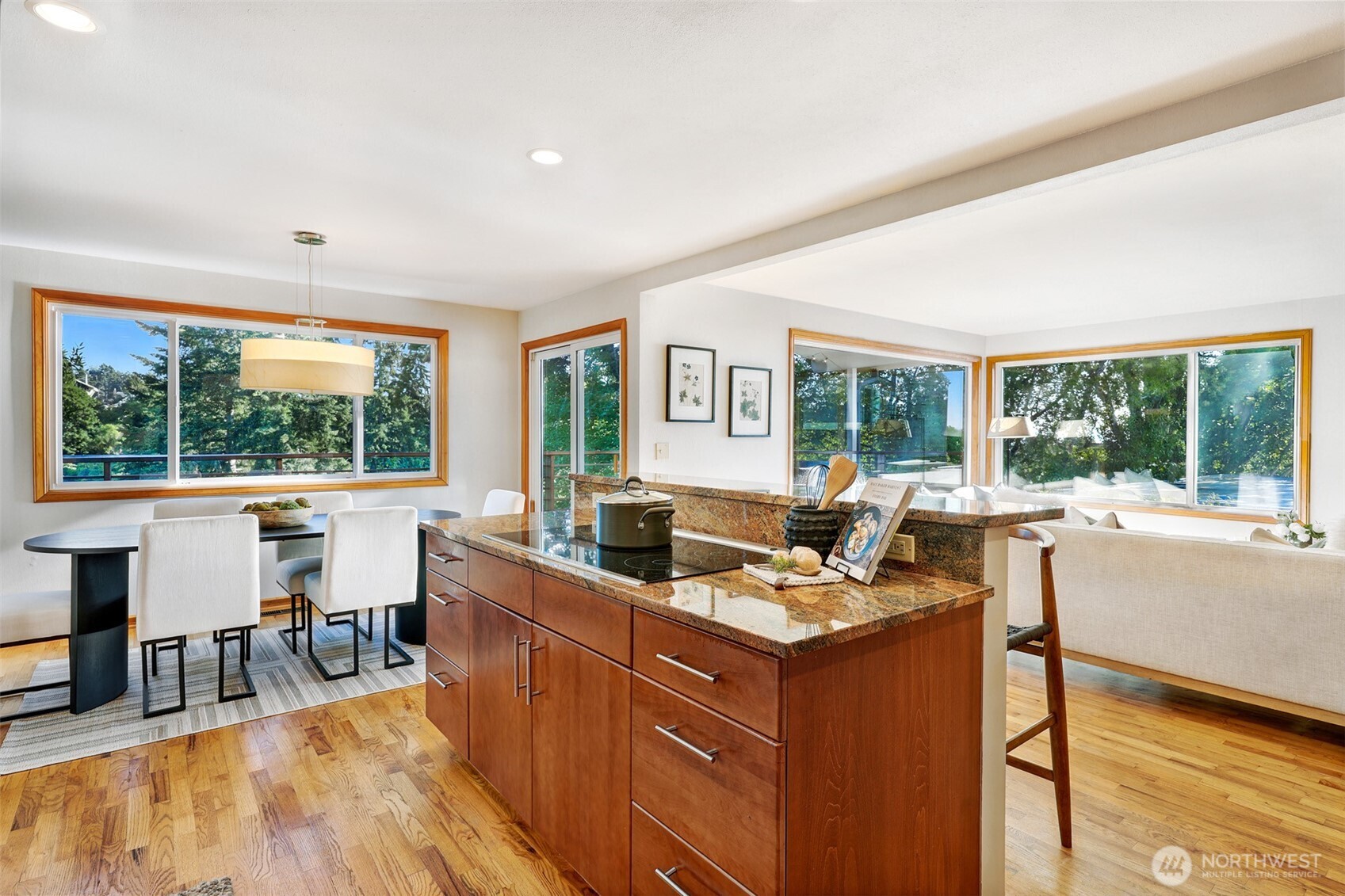 3927 Southwest Frontenac Street Seattle, WA 98136 - Photo 12 of 39